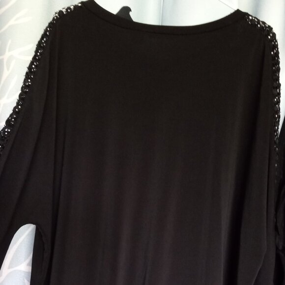 🌠 #83) Linda Leal Black Dolman Sleeves Top with Embellishment Down Sleevs - Picture 1 of 6